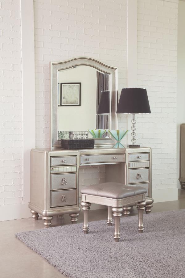 VANITY TABLE