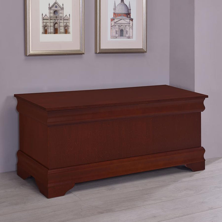 CEDAR CHEST